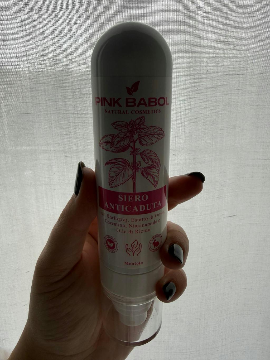 Siero Anticaduta con Bhringraj, Estatto di Ortica, Cheratina, Niacinamide, Arginina, Biotina e Olio di Ricino – Stimola la crescita, Rinforza il bulbo, Capelli più forti e vitali