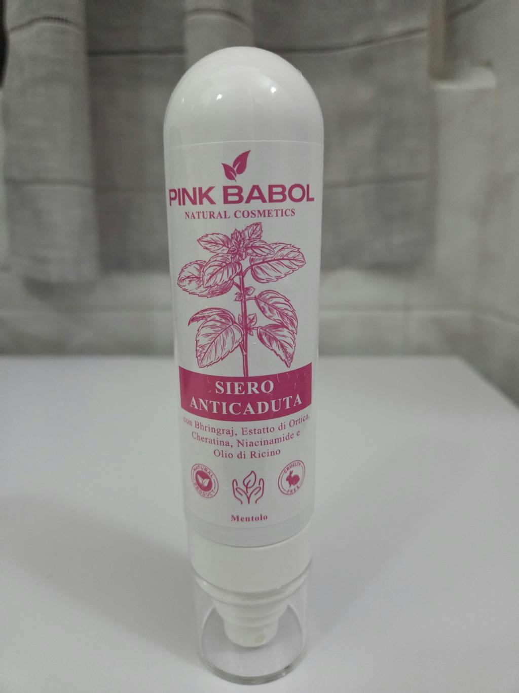 Siero Anticaduta con Bhringraj, Estatto di Ortica, Cheratina, Niacinamide, Arginina, Biotina e Olio di Ricino – Stimola la crescita, Rinforza il bulbo, Capelli più forti e vitali