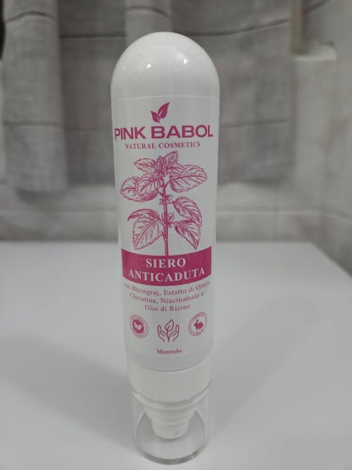 Siero Anticaduta con Bhringraj, Estatto di Ortica, Cheratina, Niacinamide, Arginina, Biotina e Olio di Ricino – Stimola la crescita, Rinforza il bulbo, Capelli più forti e vitali