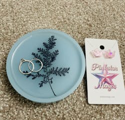 Circular Jewelry Tray with Flowers in Pastel Colors