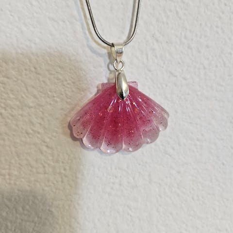 Elegant Ombre Handmade Resin Seashell Necklace