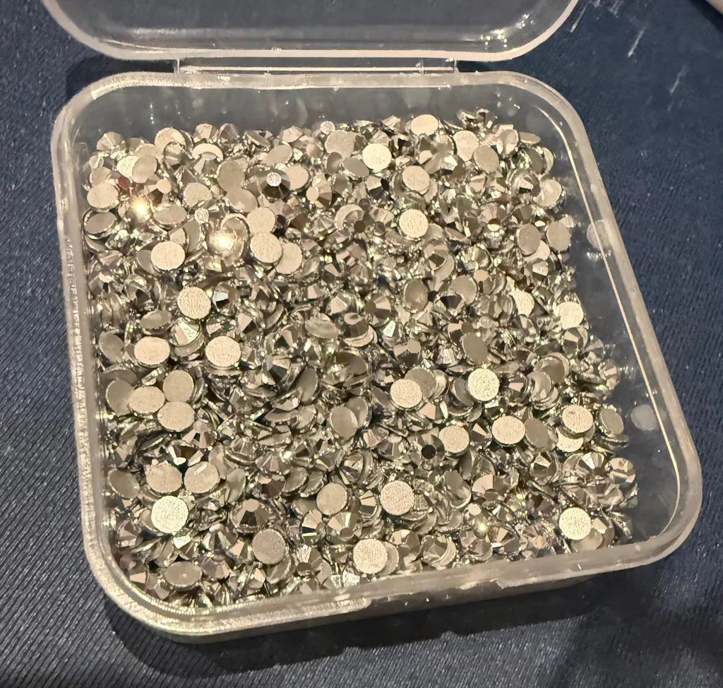 Silver Glass Rhinestones