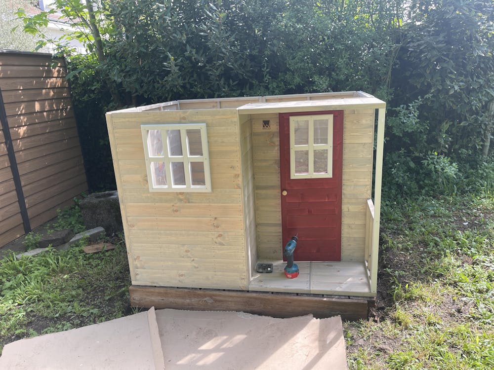 M13R Playhouse Nordic Villa Red