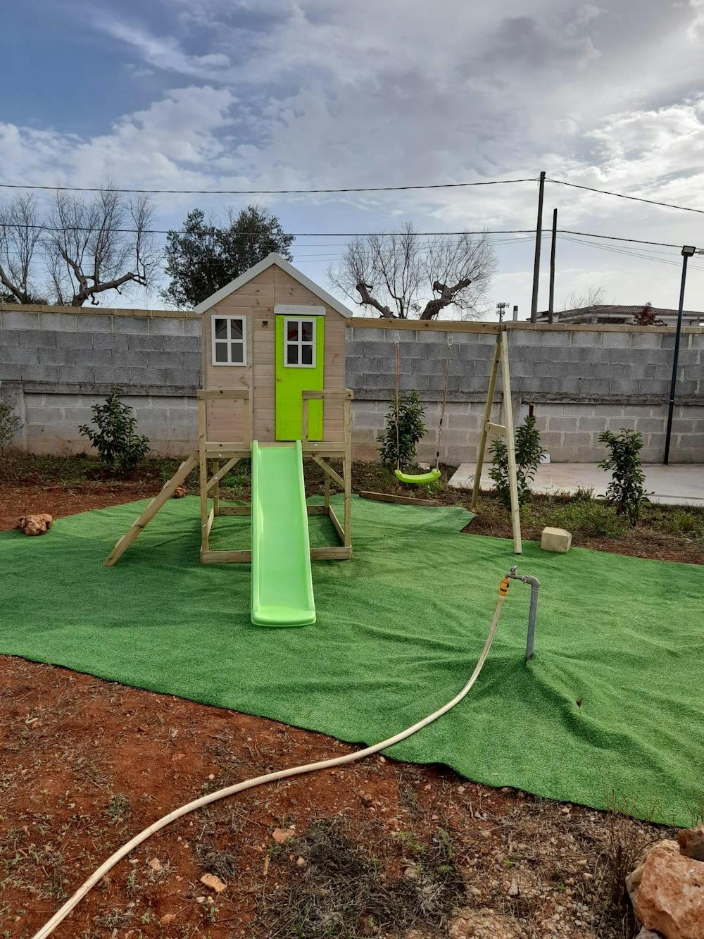 M24 My Lodge with Platform, Slide and Single Swing