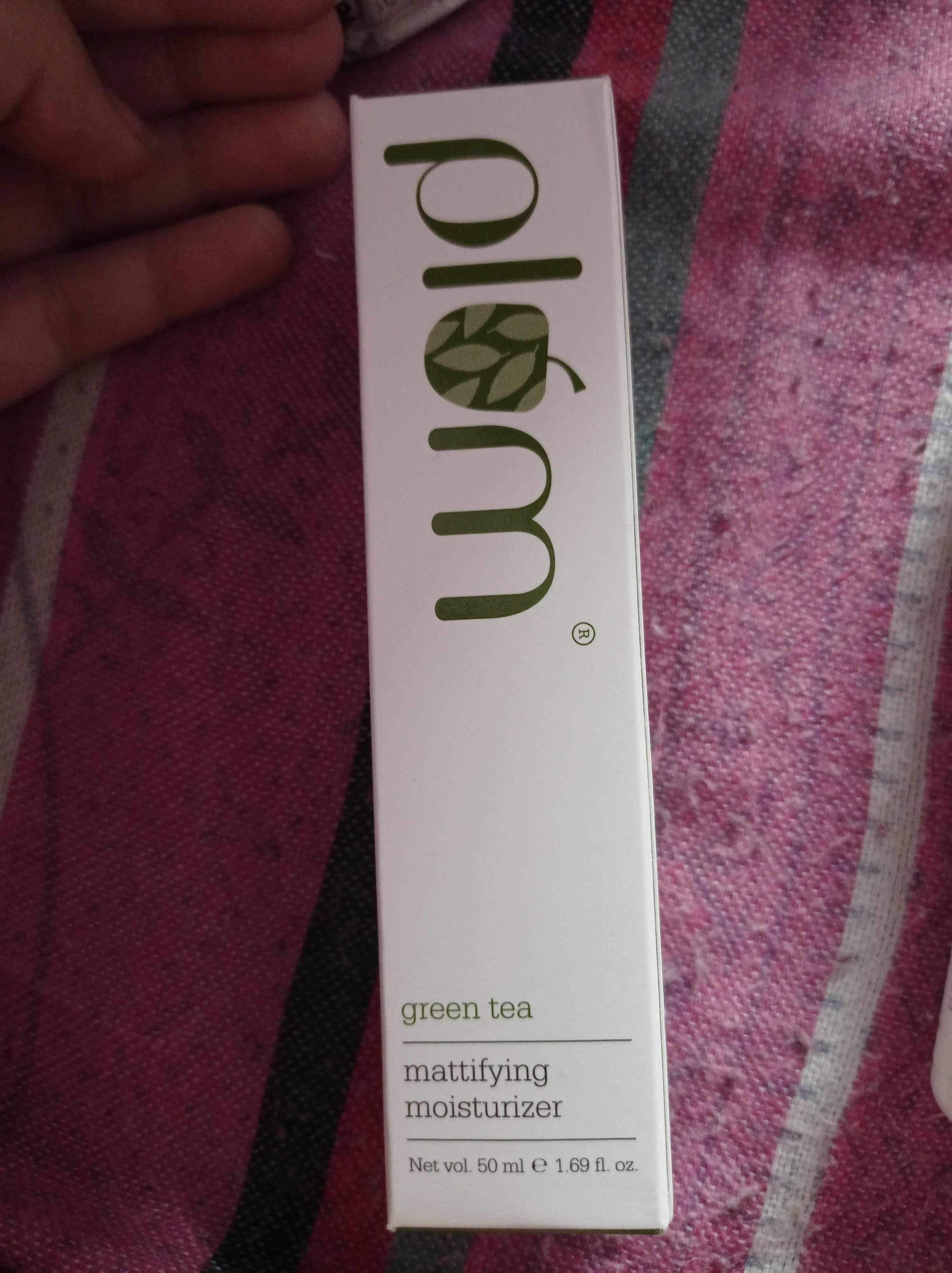 Buy Best Face Moisturizer for Oily Skin Online Plum Goodness