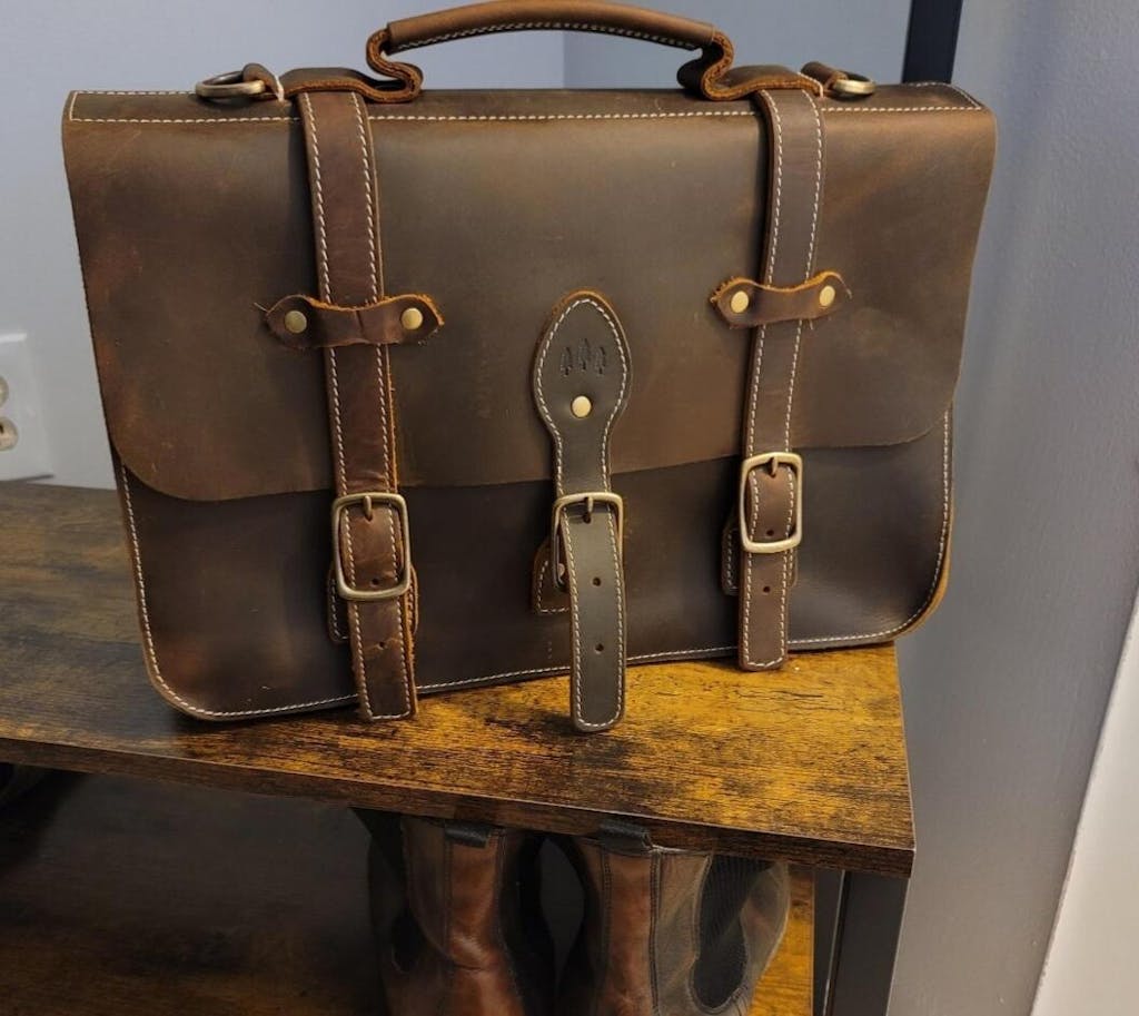 Classic XL Messenger Bag Portland Leather Goods