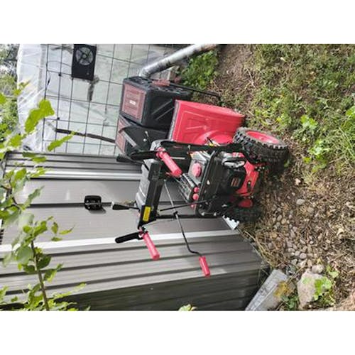 24'' 212cc Two Stage Self-Propelled Gas Snow Blower w/ Electric Start DB7109A