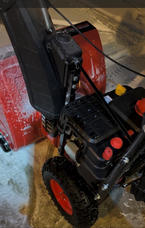 24'' 212cc Two Stage Self-Propelled Gas Snow Blower w/ Electric Start DB7109A