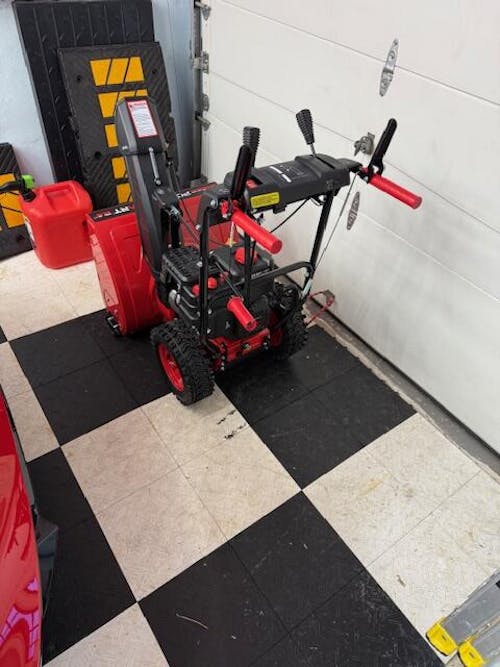 24'' 252cc Two Stage Self-Propelled Gas Snow Blower w/ Electric Start