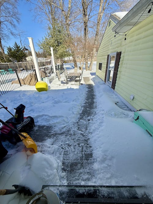 21'' 15A Single Stage Electric Snow Blower w/ LED Light DB7521