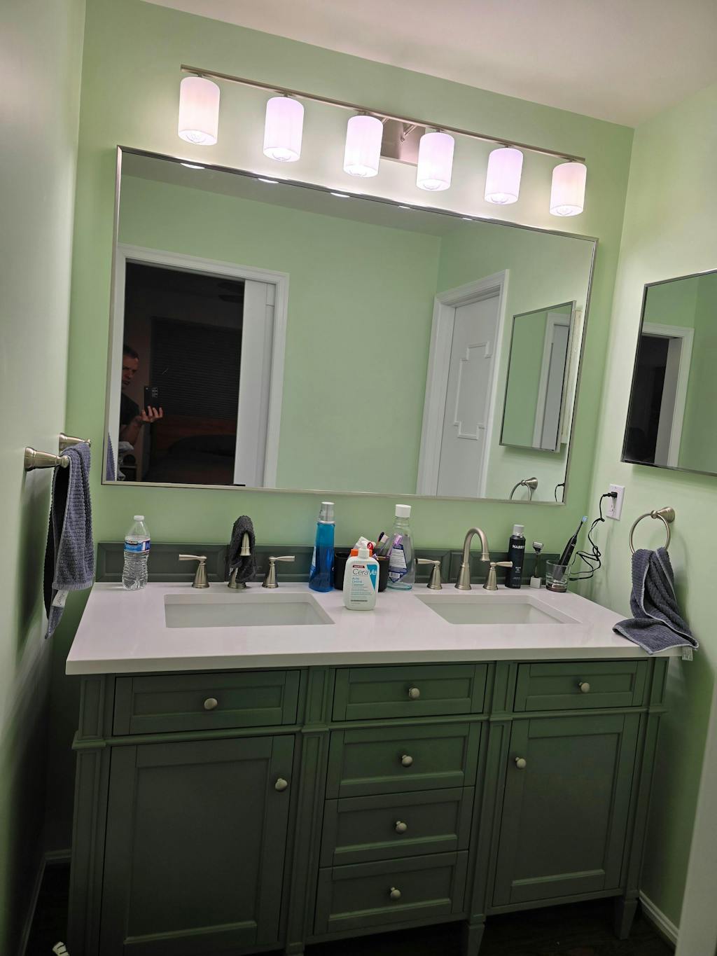 James Martin Brittany 60" Double Vanity