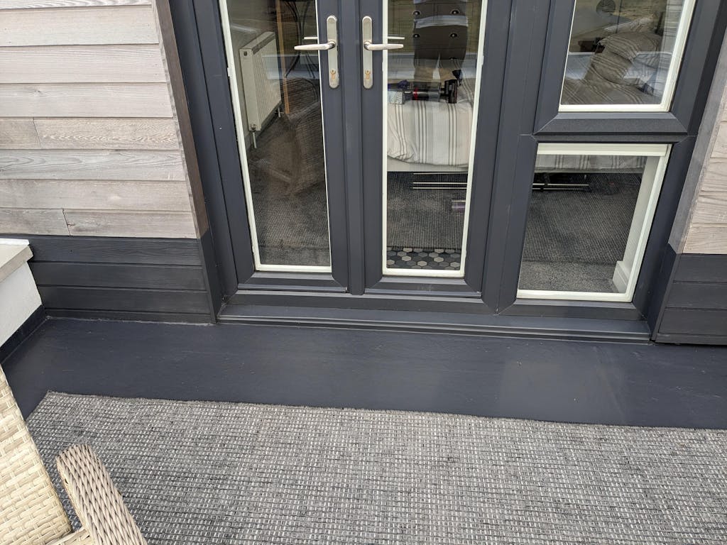 Everest Ultimate QD Concrete Floor / Patio Paint & Sealer Internal