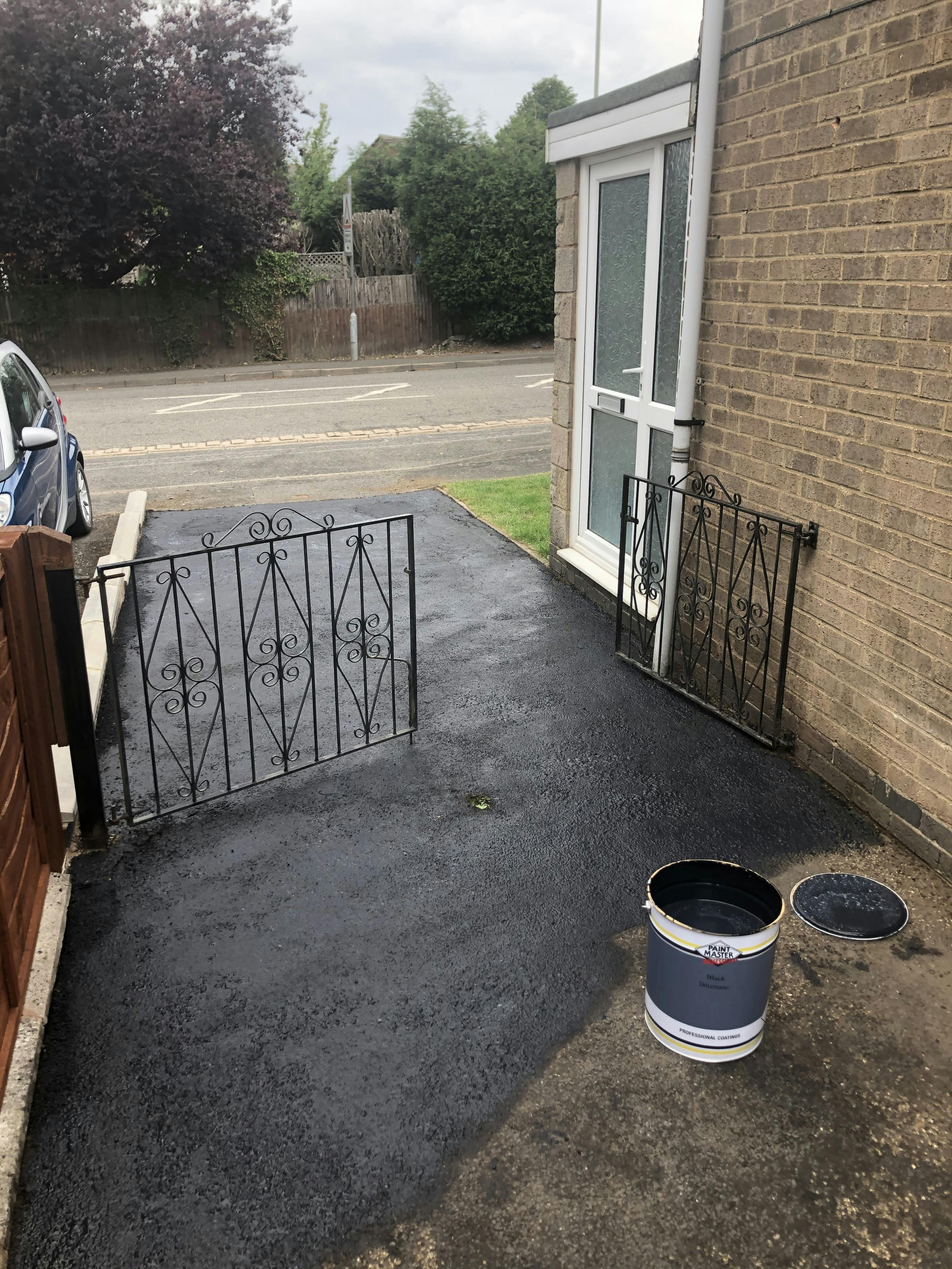 Paintmaster Tarmac Paint and Sealer Acrylic Based 20 Litre