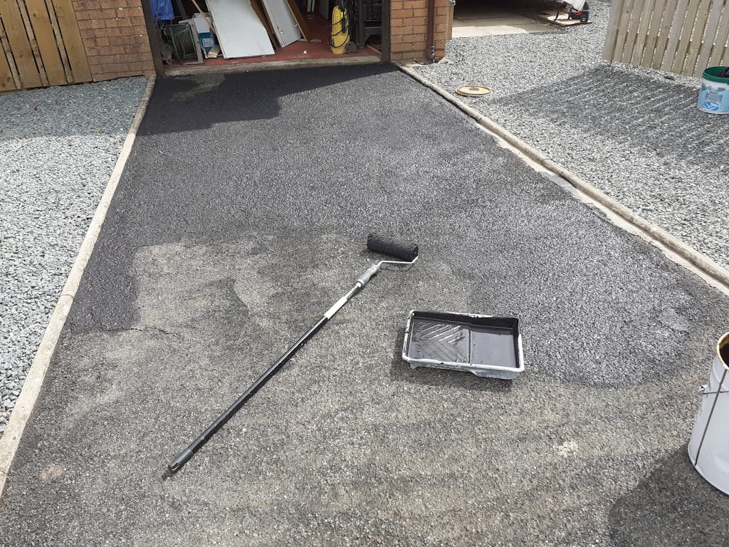 Paintmaster Tarmac Paint and Sealer Acrylic Based 20 Litre