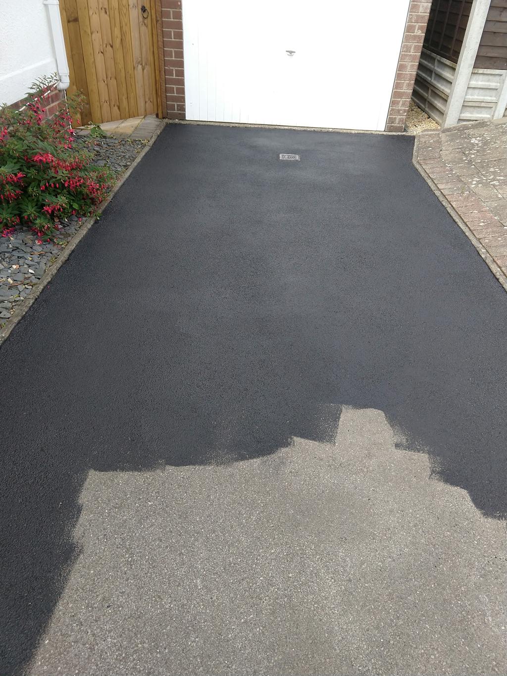 Paintmaster Tarmac Paint and Sealer Acrylic Based 20 Litre