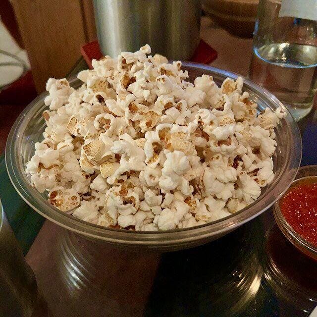 8lb Bag Yellow Mushroom Popcorn Kernels - Easy-Eating, Pops Large