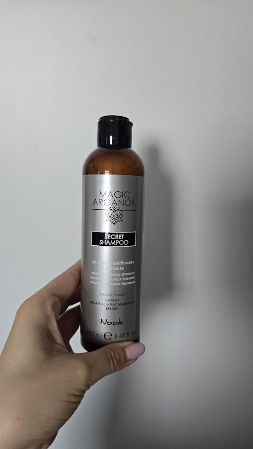 Nook Magic Arganoil Secret – Șampon Hidratant Fără Parabeni și Sulfați pentru Toate Tipurile de Păr