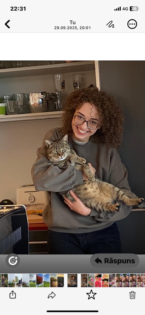 L’Oréal Professionnel Serie Expert Curl Expression Spumă Leave-in 10 în 1 – Definire, Hidratare și Protecție pentru Bucle Perfecte 250ml