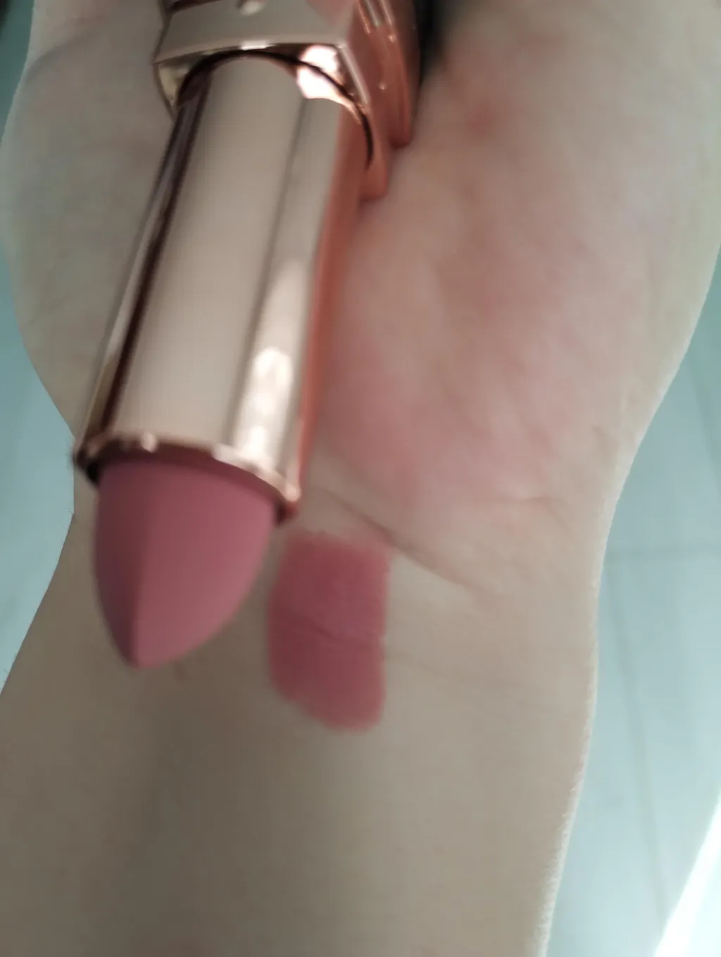 Topface Ruj Mat Instyle – Culoare intensă, confort mat și eleganță de durată pentru buze irezistibile