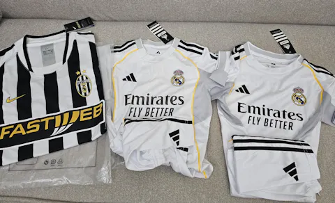Real Madrid 2025/2026 Home Set (Adults and Kids)