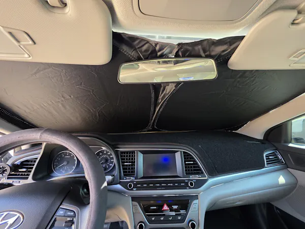 Hyundai Elantra review photo