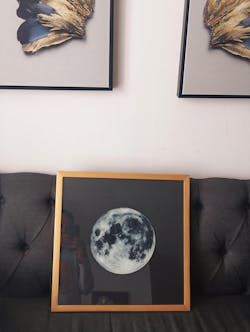 Fase Lunar: Una Memoria Grabada en Vidrio