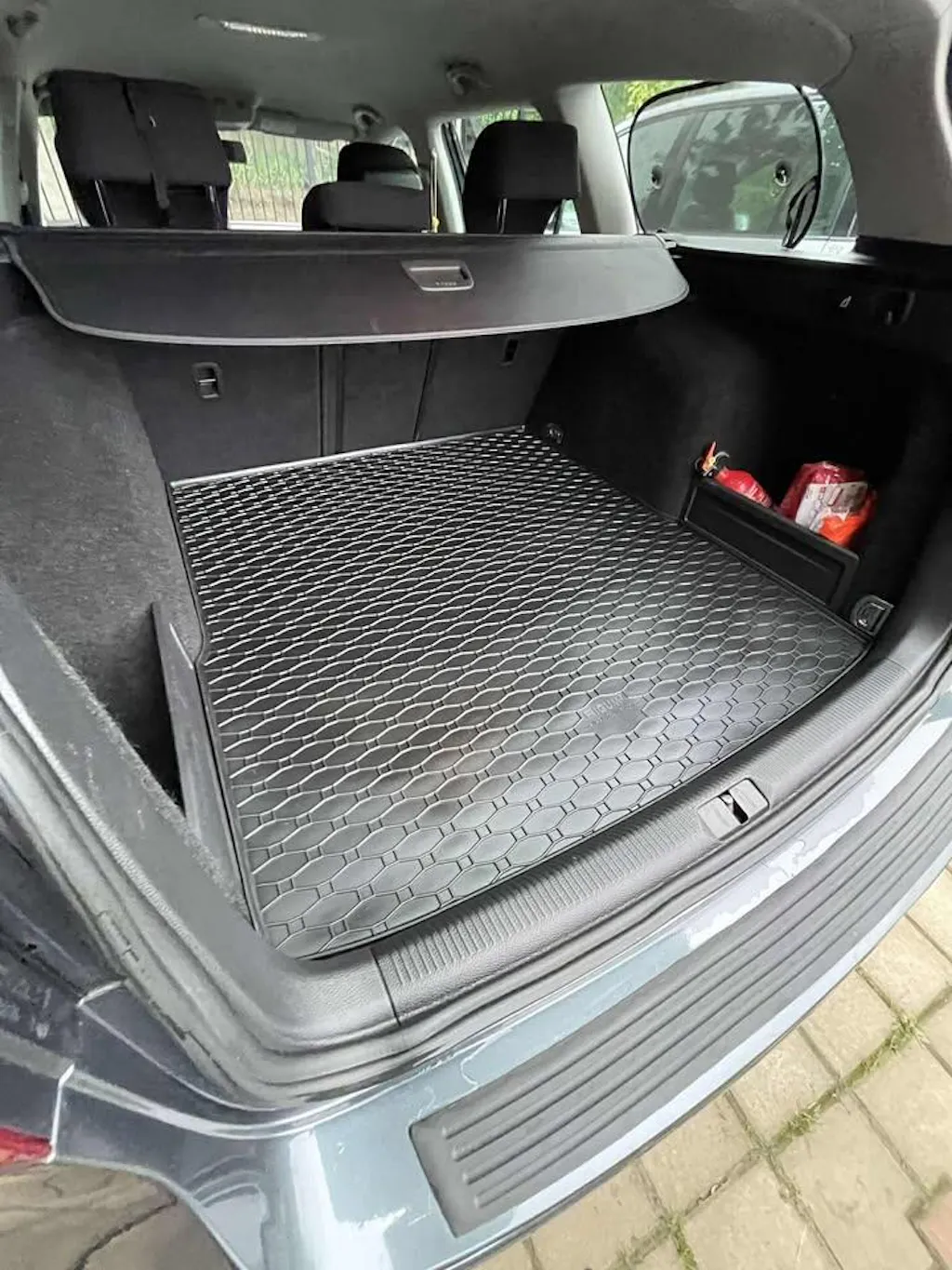 Tavite portbagaj Volkswagen Passat B7, caroserie combi, an fabricatie 10.2010 - 11.2014 | 437133