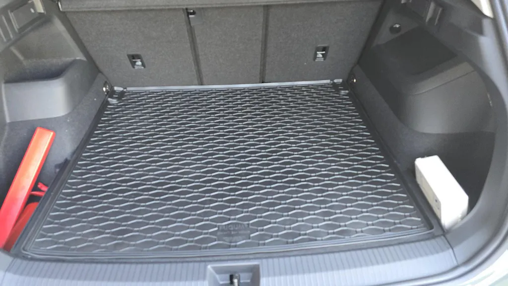 Tavite portbagaj Volkswagen Tiguan eTSI (MHEV), caroserie suv, an fabricatie 2024 - prezent, portbagaj inferior si superior | 437409