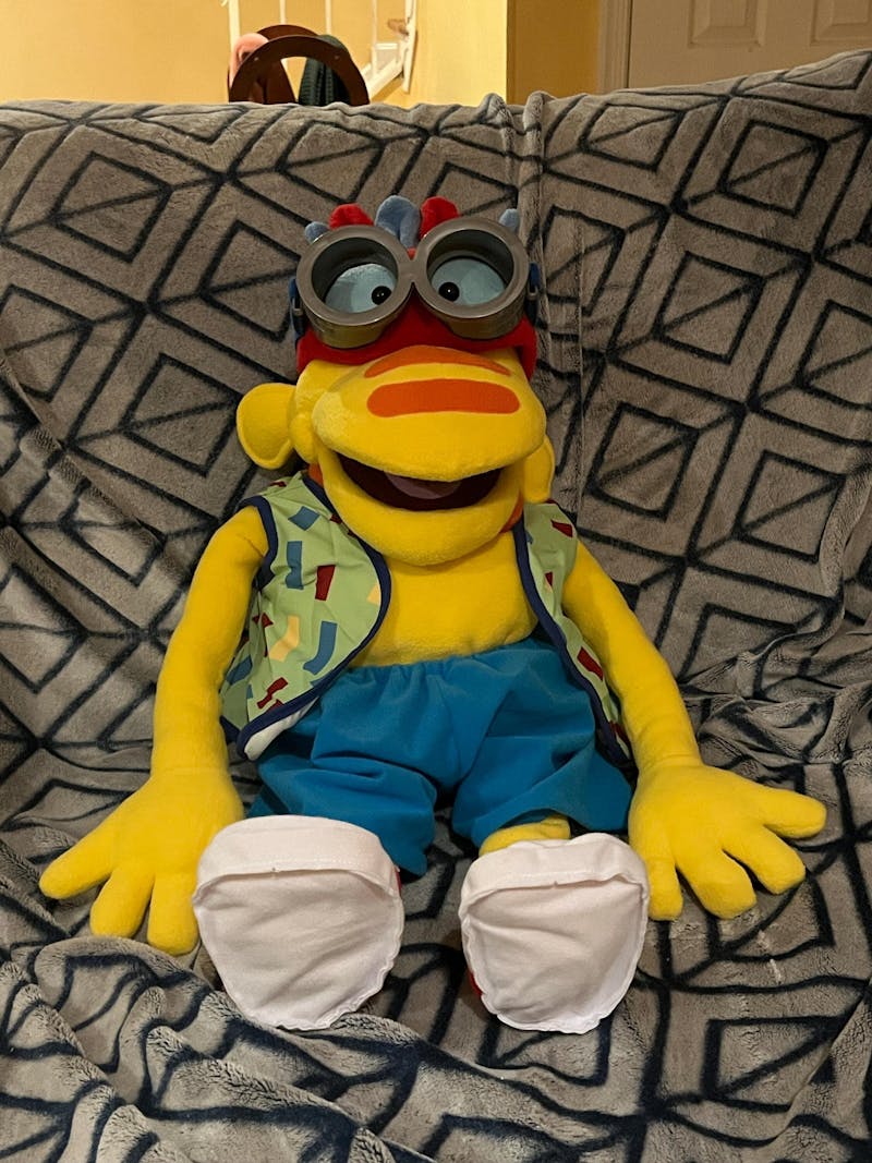 Zoomer – Premium Full-Body Yellow Alien Puppet (24”/60cm)