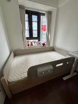 Steady Children's Bed with 4-sided Bedrails