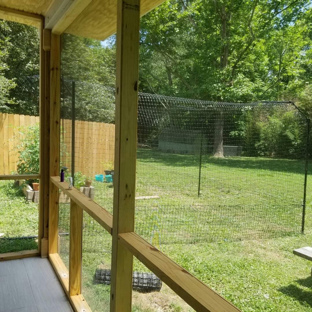 Free-Standing Cat Fence Enclosure System - Purrfect Fence