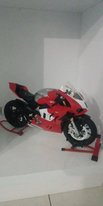 Customer photo for 1:6 Ducati Panigale V4R Diecast Alloy Model