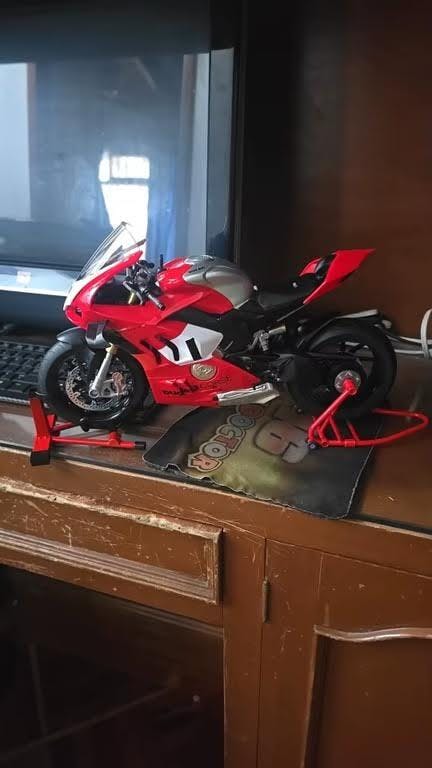 Customer photo for 1:6 Ducati Panigale V4R Diecast Alloy Model