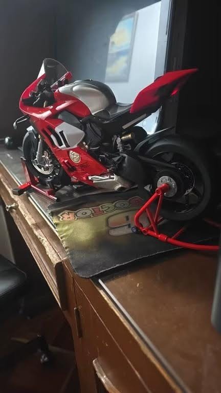 Customer photo for 1:6 Ducati Panigale V4R Diecast Alloy Model