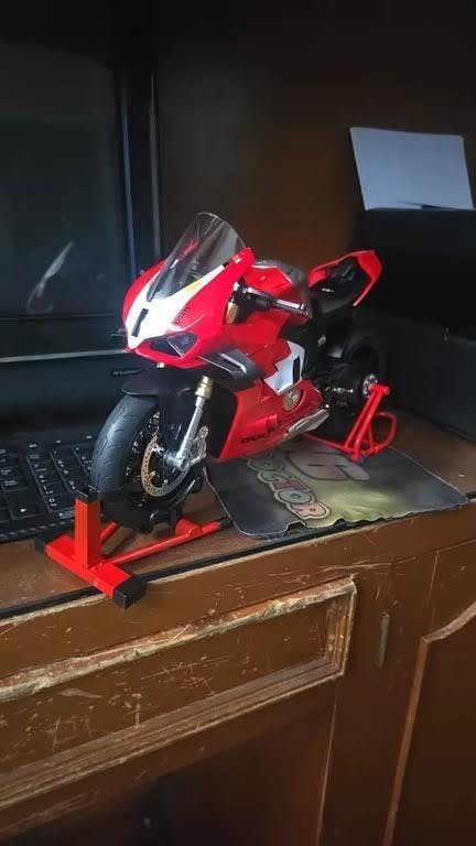 Customer photo for 1:6 Ducati Panigale V4R Diecast Alloy Model