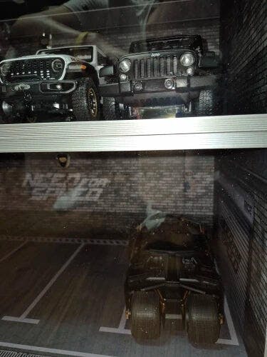 Customer photo for 1/18 Classic Batmobile Alloy Diecast