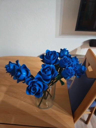 Customer photo for Eternal Blue Rose Bouquet Building Blocks Set
