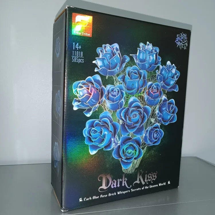 Customer photo for Eternal Blue Rose Bouquet Building Blocks Set