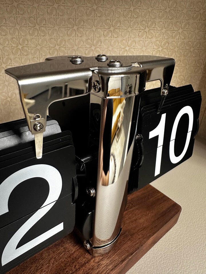 Customer photo for Retro Flip Down Clock with Automatic Rotating