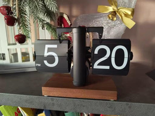 Customer photo for Retro Flip Down Clock with Automatic Rotating