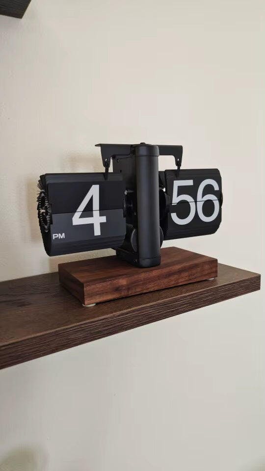 Customer photo for Retro Flip Down Clock with Automatic Rotating