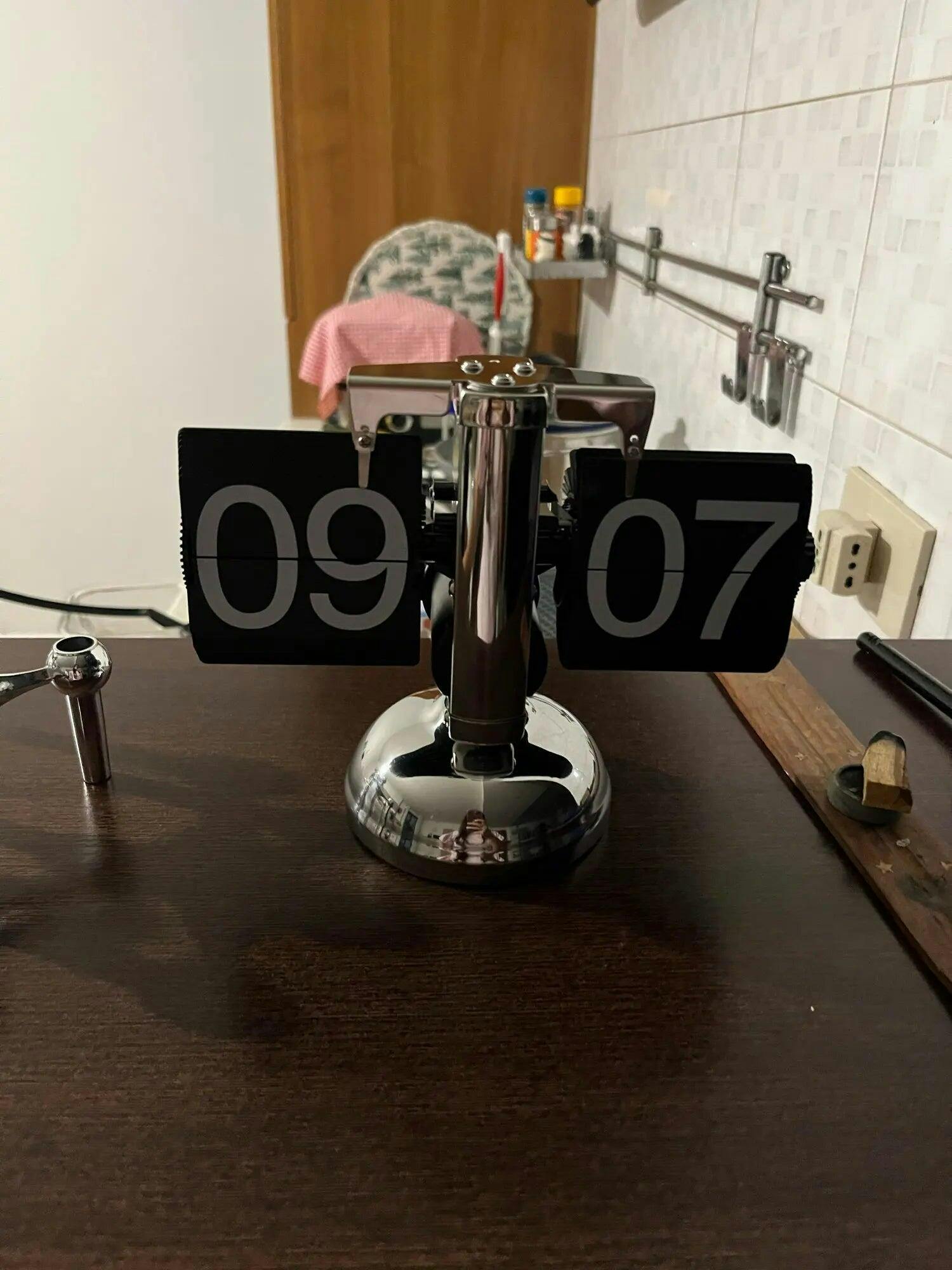 Customer photo for Retro Flip Down Clock with Automatic Rotating