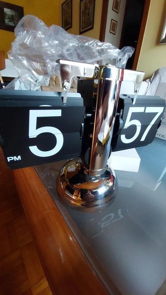 Customer photo for Retro Flip Down Clock with Automatic Rotating