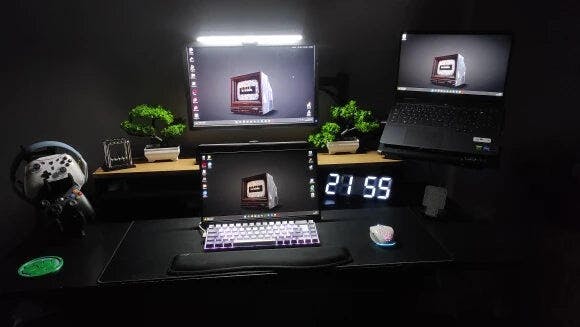 Customer photo for Newton's Cradle — Executive Desk Physics Demonstrator