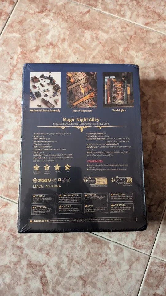 Customer photo for Diy Book Nook Shelf - Magic 3D Bookends Collection