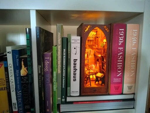 Customer photo for Diy Book Nook Shelf - Magic 3D Bookends Collection