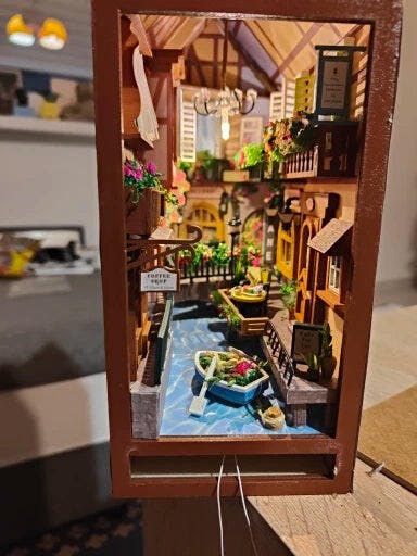 Customer photo for Diy Book Nook Shelf - Magic 3D Bookends Collection
