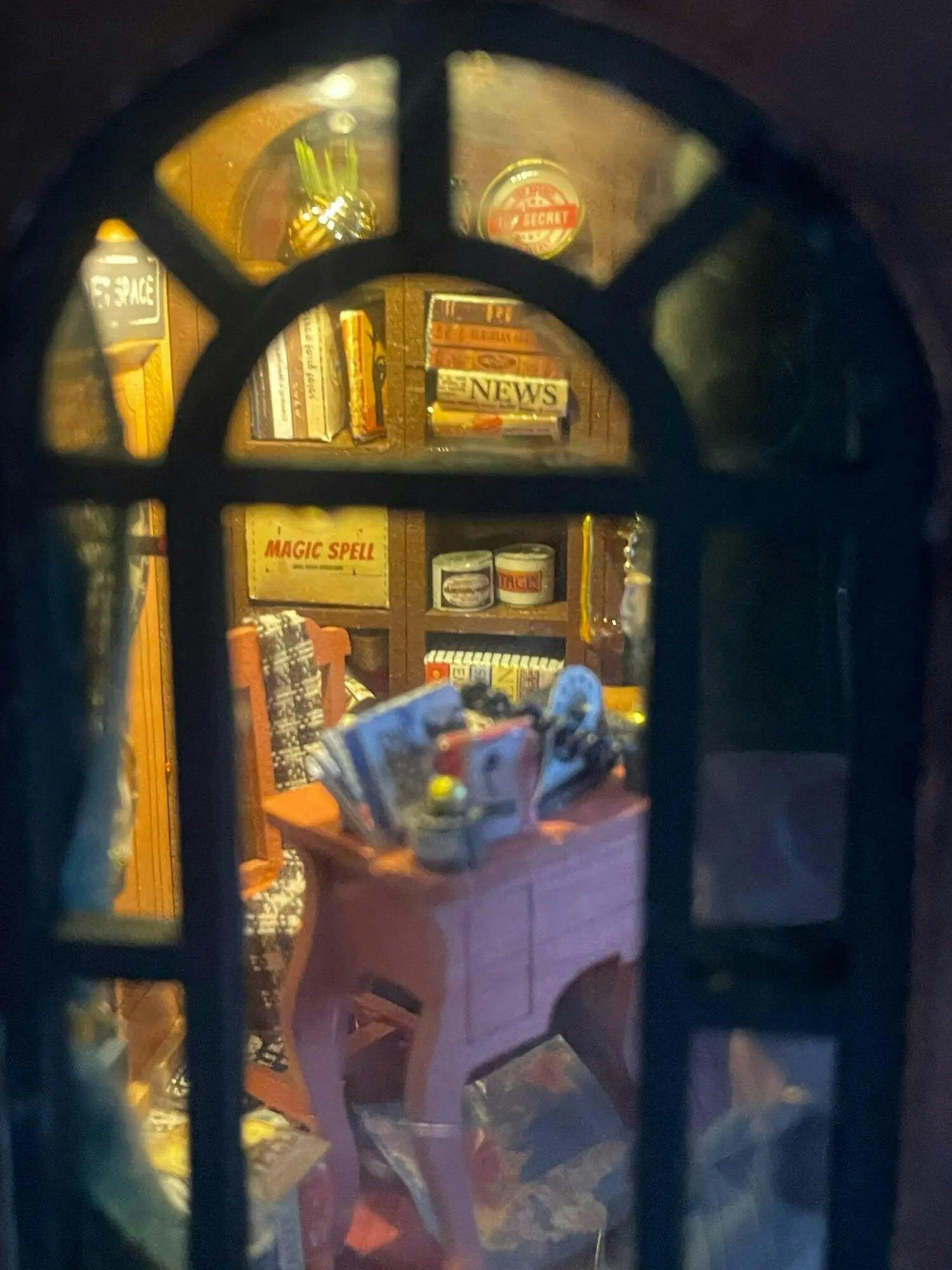 Customer photo for Diy Book Nook Shelf - Magic 3D Bookends Collection