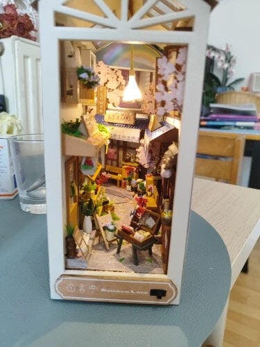 Customer photo for Diy Book Nook Shelf - Magic 3D Bookends Collection