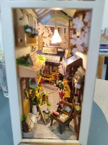 Customer photo for Diy Book Nook Shelf - Magic 3D Bookends Collection
